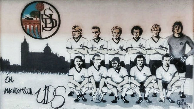 El mural, obra de Guillermo Mesonero, con once de los jugadores ms...