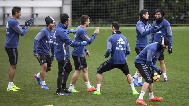 Los jugadores del Real Madrid, durante el entrenamiento.