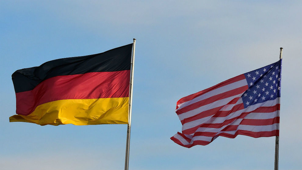 Las banderas de Alemania y Estados Unidos