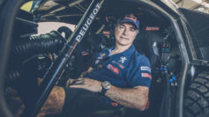 Carlos Sainz, a bordo de su Peugeot 3008 en el pasado Dakar.