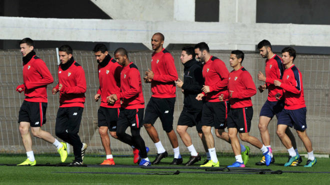 Varios jugadores del Sevilla, en un entrenamiento
