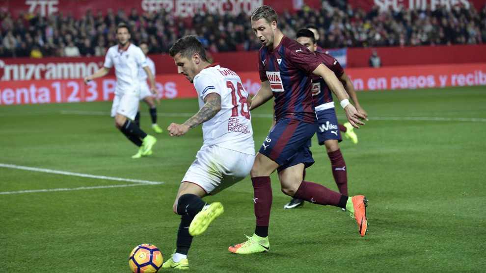 Jovetic particip en los dos goles del Sevilla