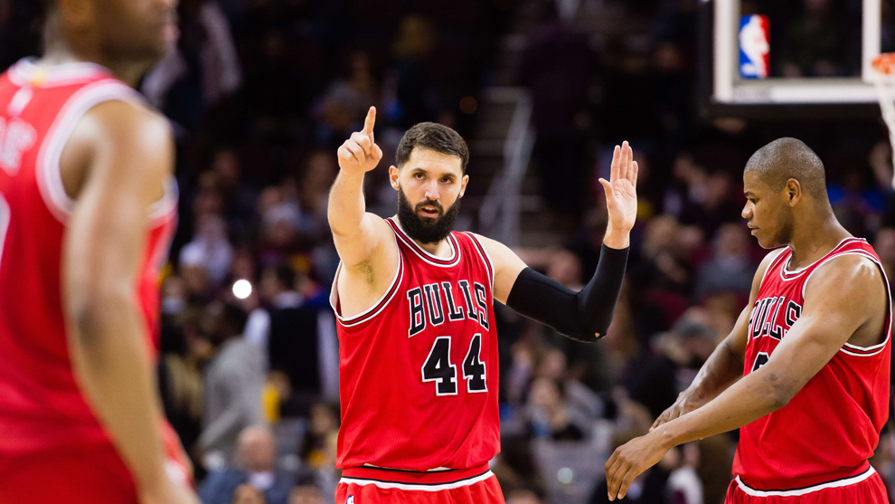 Nikola Mirotic (Bulls) celebrando una de sus canastas en Cleveland...