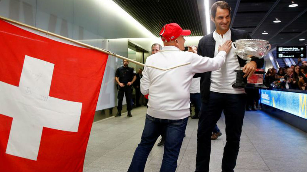 Federer, con la bandera suiza