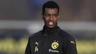 Isak, en un entrenamiento con el Borussia Dortmund