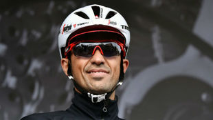 Alberto Contador, antes del inicio de la primera etapa de la...