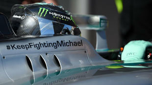 Nico Rosberg, luciendo el lema #KeepFightingMichael