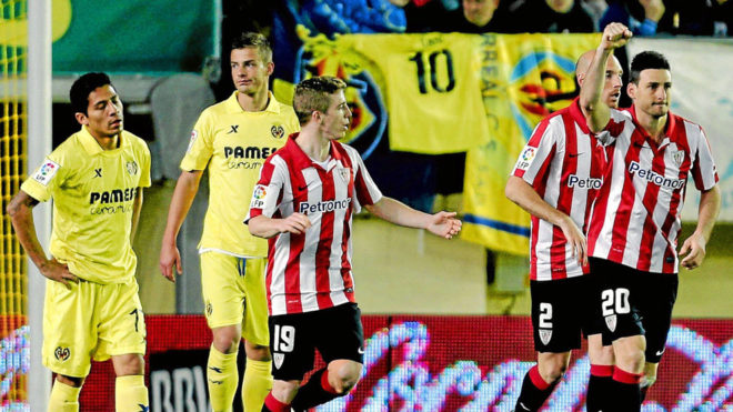 Aduriz (36) celebra un gol al Villarreal en El Madrigal la temporada...