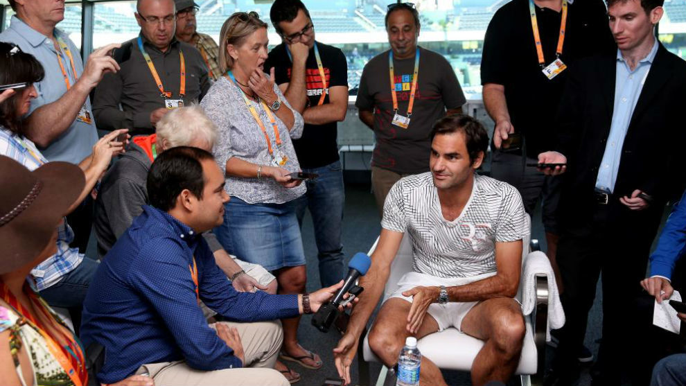 Federer atiende a los medios