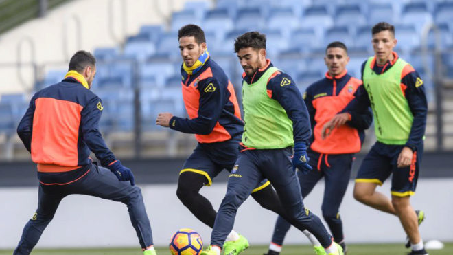 Los jugadores en un entrenamiento de Las Palmas.