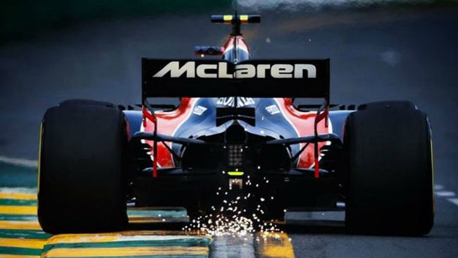 El McLaren de Alonso, visto desde atrs.