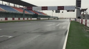Recta del circuito de Qatar despus de la lluvia