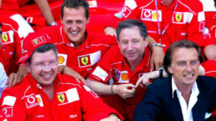 Brawn, Schumacher, Todt y Montezemolo, celebrando una victoria.