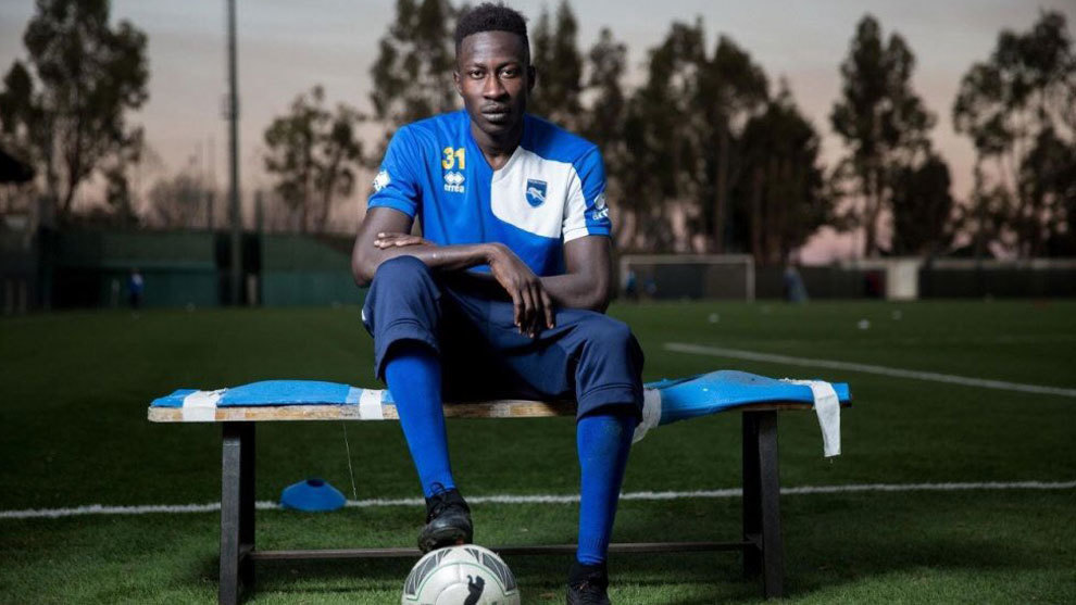 Mamadou Coulibaly posa como jugador del Pescara