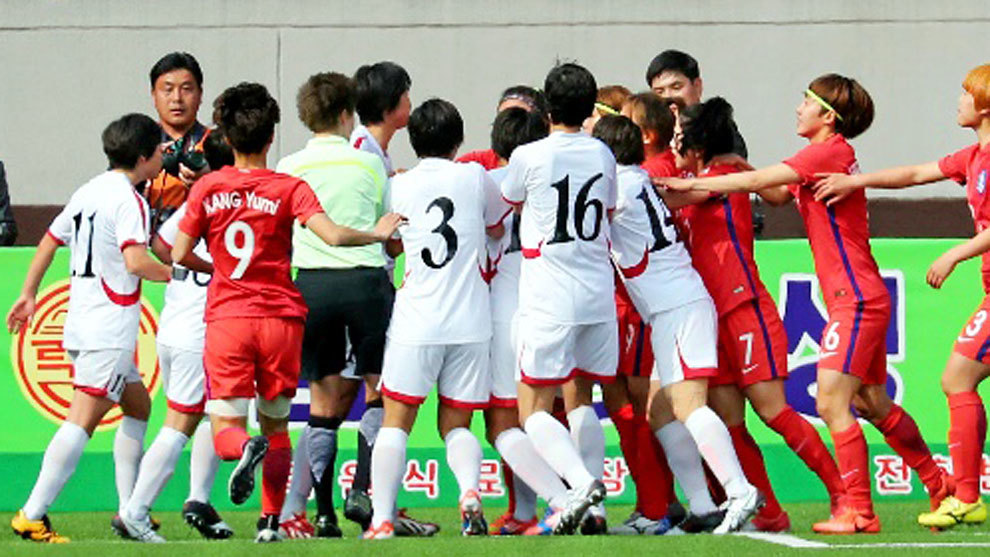 Las dos selecciones de Corea durante el partido