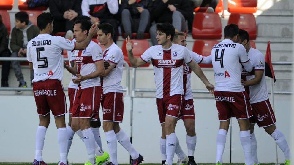 El Huesca celebra un gol en Anduva.