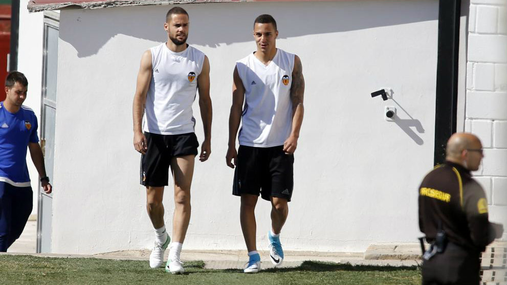 Rodrigo sale al entrenamiento junto a Mario Surez