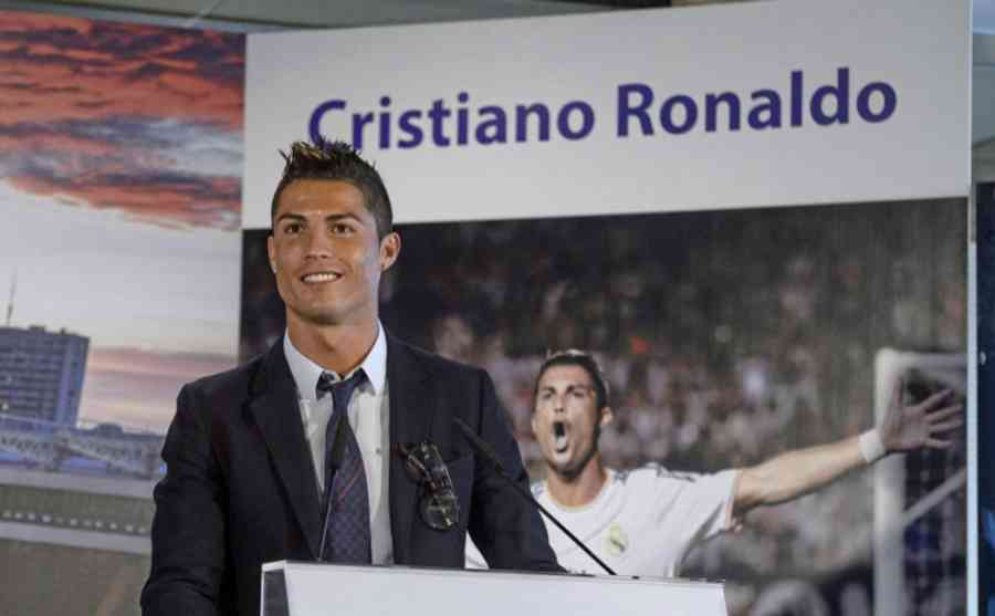 Cristiano Ronaldo durante la comparecencia de su renovacin