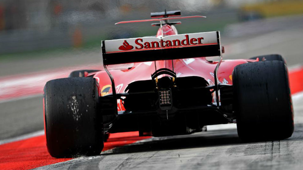 Vettel, en los libres del GP de Bahrein.