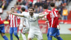 Nacho protesta en un lance del Sporting-Real Madrid