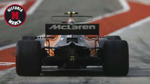 Stoffel Vandoorne pilota el McLaren MCL32 en Bahrin.