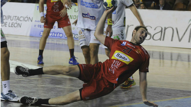 Oier Garca, del Bada Huesca, en un partido de esta temporada.