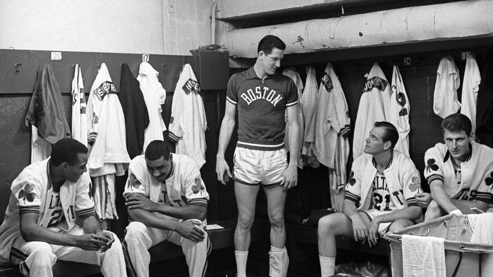 Vestuario de los Celtics en el Boston Garden en 1960