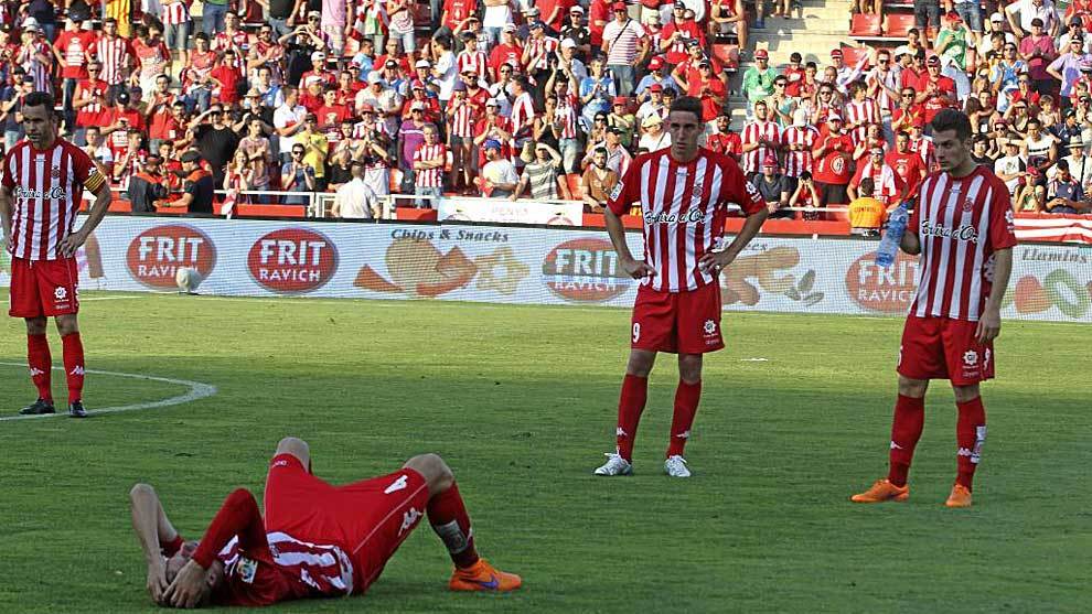 Los jugadores del Girona, hundidos tras el empate del Lugo en 2015 que...