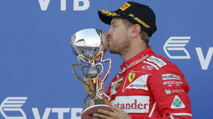 Sebastian Vettel celebrando su segundo puesto