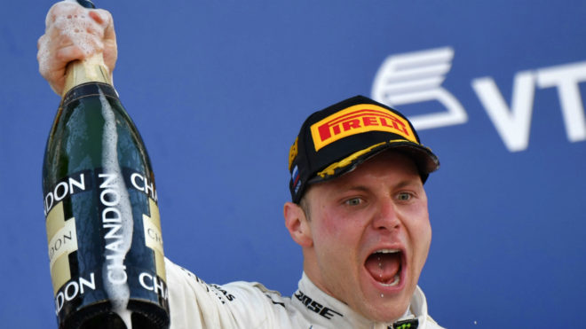 Bottas celebra su triunfo en el GP de Rusia.