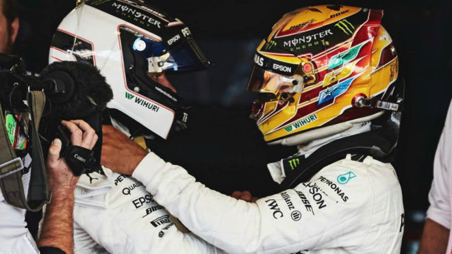 Hamilton felicita a Bottas por el triunfo del finlands en el GP de...