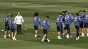 Los jugadores del Real Madrid durante en un entrenamiento en la ciudad...