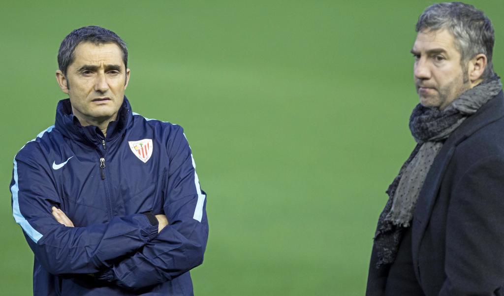 Valverde (53) y Urrutia (49), durante uno de los entrenamientos de...