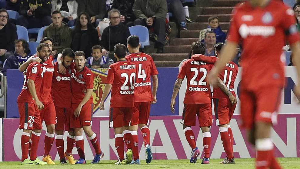 Los jugadores del Getafe celebran el gol de Jorge Molina en La...
