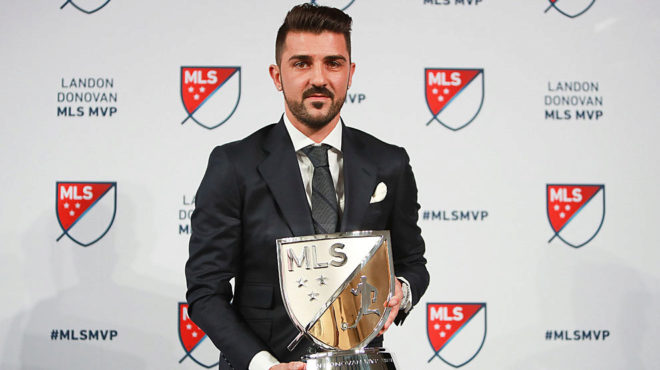 David Villa, recibiendo un premio de la MLS.