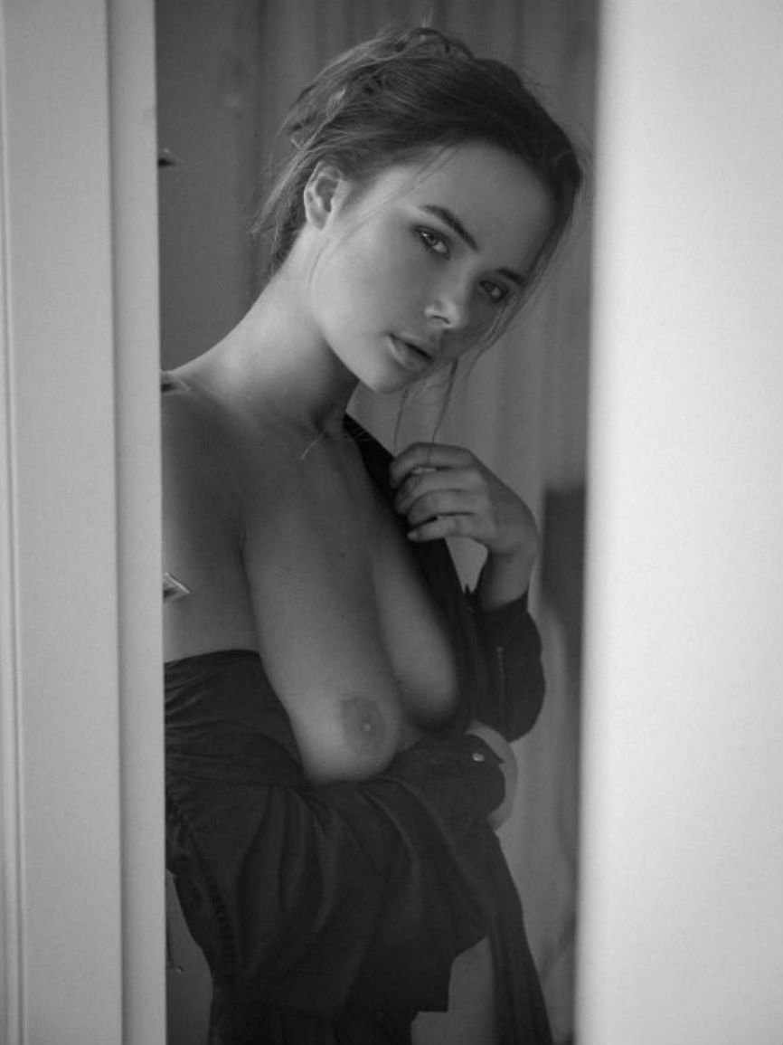 German model Jana Jung goes topless - For C-Heads Magazine MARCA English.