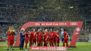 El Bayern con la ltima Audi Cup de 2015, que gan al Real Madrid.