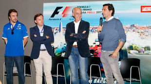 Fernando Alonso, Manuel Avi, Vicen Aguilera y Pedro de la Rosa