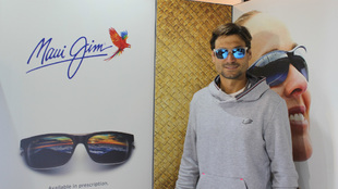 David Ferrer posa con unas gafas Maui Jim, marca de la que es...