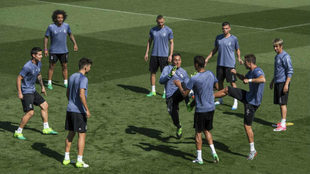 Los jugadores del Madrid se ejercitan este martes en Valdebebas