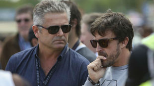 Gil de Ferrn, junto a Fernando Alonso, en el test de novatos del...