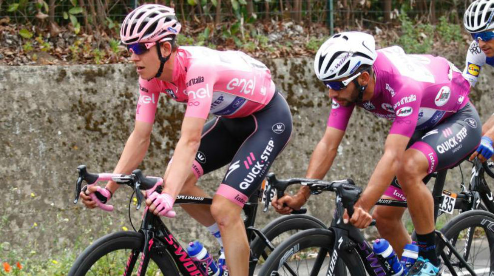 Bob Jungels y Fernand Gaviria durante la sexta etapa del Giro.