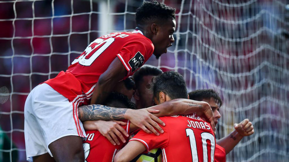 El Benfica celebrando un gol ante el Estoril