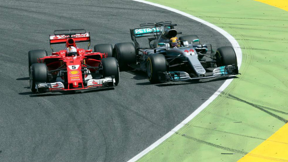 Uno de los momentos en los que Vettel y Hamilton se encontraron en...