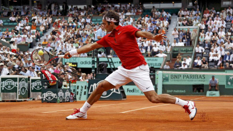 Roger Federer juega en Roland Garros