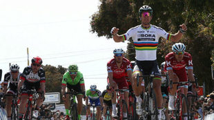 Peter Sagan entra como ganador de la tercera etapa.