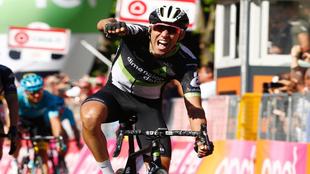 Omar Fraile celebrando su espectacular triunfo de etapa en el Giro.