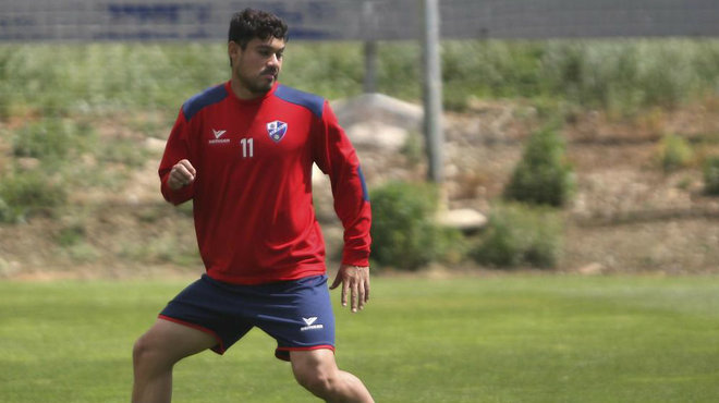 Vinicius, durante un entrenamiento con el Huesca.