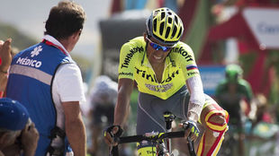 Alberto Contador, en la meta de La Camperona, durante la Vuelta a...