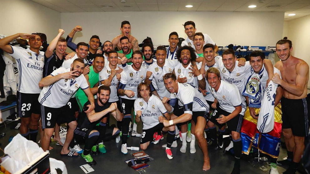 Así fue la celebración de la Liga del Real Madrid en el vestuario de La Rosaleda